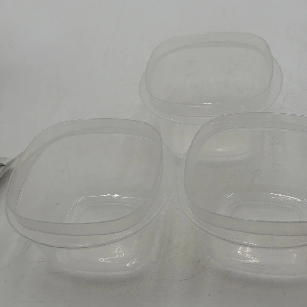 Lot 3 Rubbermaid 7J57 Racer Red Easy Find Lid 2 Cup Food Storage Container NEW